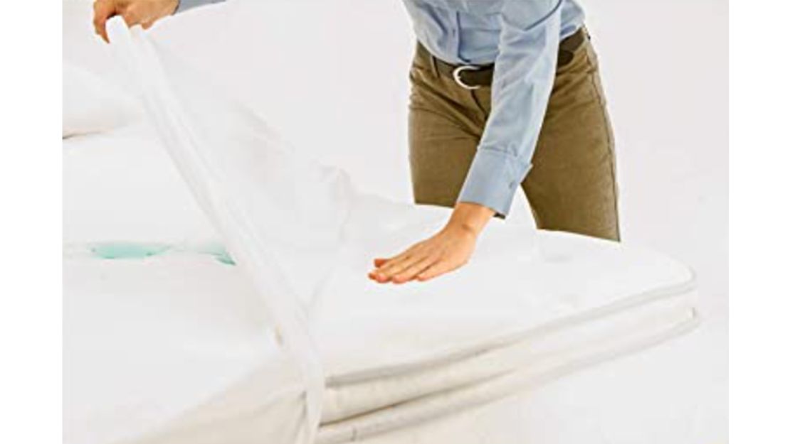 saferest queen size premium hypoallergenic waterproof mattress protector