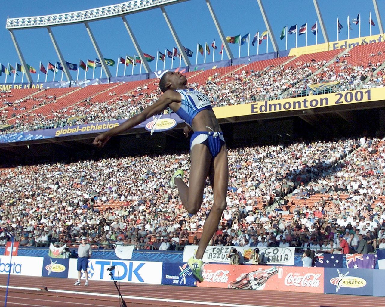 Fiona May competing in the World Championships in Athletics in August 2001.