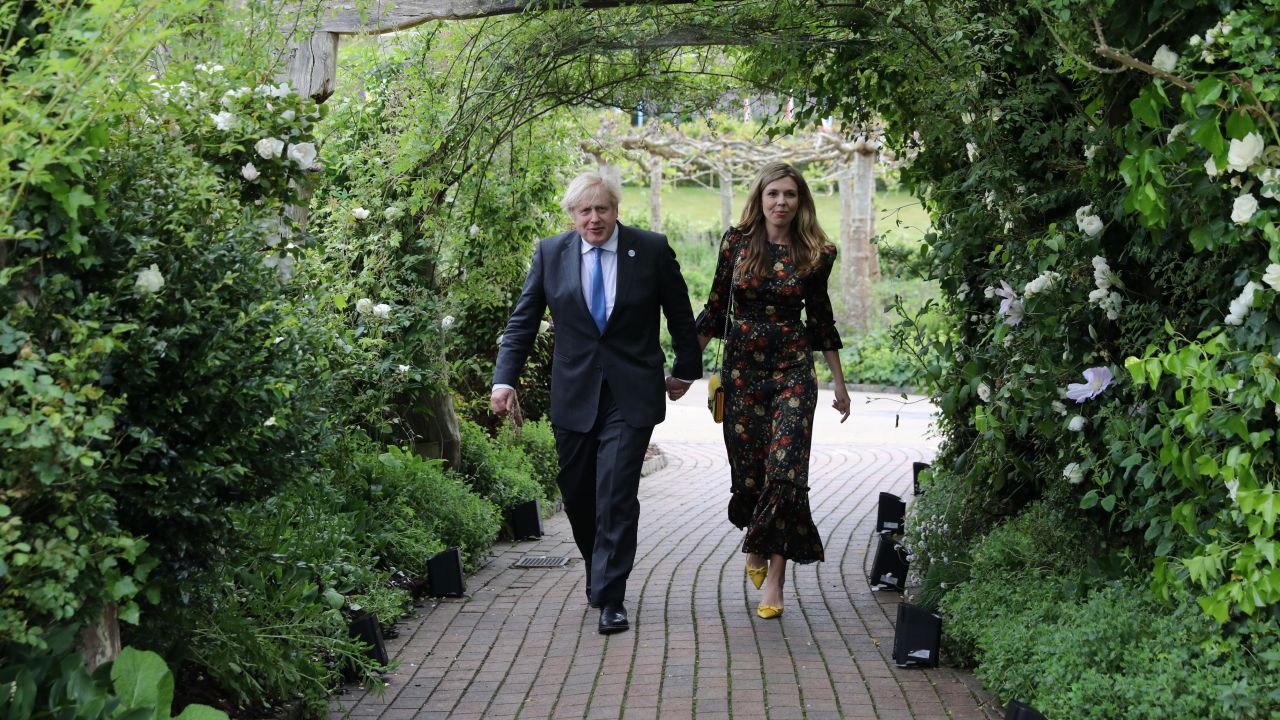 CORNWALL, ENGLAND - JUNE 11: Prime Minister of United Kingdom, Boris Johnson and his wife Carrie Johnson arrive to attend a reception at The Eden Project during the G7 Summit on June 11, 2021 in Cornwall, England. UK Prime Minister, Boris Johnson, hosts leaders from the USA, Japan, Germany, France, Italy and Canada at the G7 Summit. This year the UK has invited India, South Africa, and South Korea to attend the Leaders' Summit as guest countries as well as the EU. (Photo by Jack Hill - WPA Pool / Getty Images)