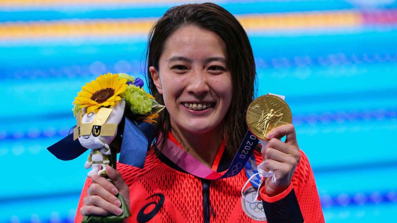 TOKYO, JAPAN - JULY 28: Yui Ohashi of Japan with her gold medal in the womens 200m Individual Medley during the Swimming event on Day 5 of the Tokyo 2020 Olympic Games at the Tokyo Aquatics Centre on July 28, 2021 Tokyo, Japan. (Photo by Roger Sedres/Gallo Images/Getty Images)