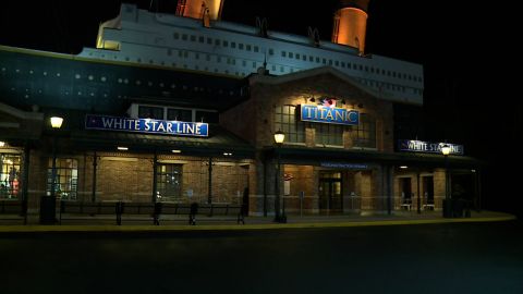 An iceberg wall collapsed at the Titanic Museum Attraction in Tennessee, injuring three people.