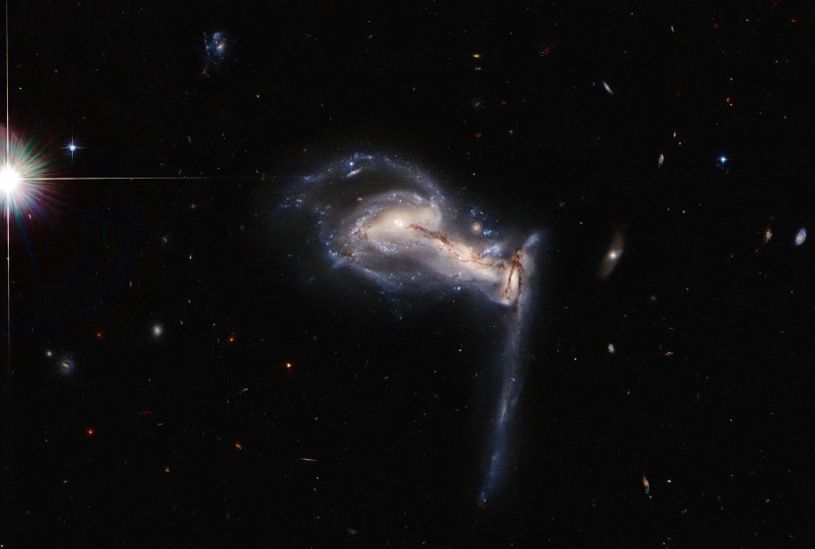 Hubble captured an image of three galaxies in a tug-of-war millions of light-years from Earth. This system is known as Arp 195 and was included in the <a href="https://ned.ipac.caltech.edu/level5/Arp/paper.pdf" target="_blank" target="_blank">Atlas of Peculiar Galaxies</a>.