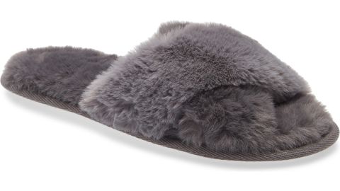 Nordstrom Snuggle Plush Faux Fur Slipper