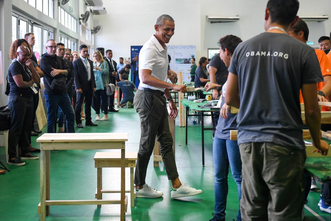  Barack Obama in Kuala Lumpur wearing Stan Smiths and chinos. 