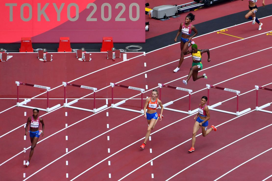 USA's Sydney Mclaughlin (R) emphasized the speed of the track.