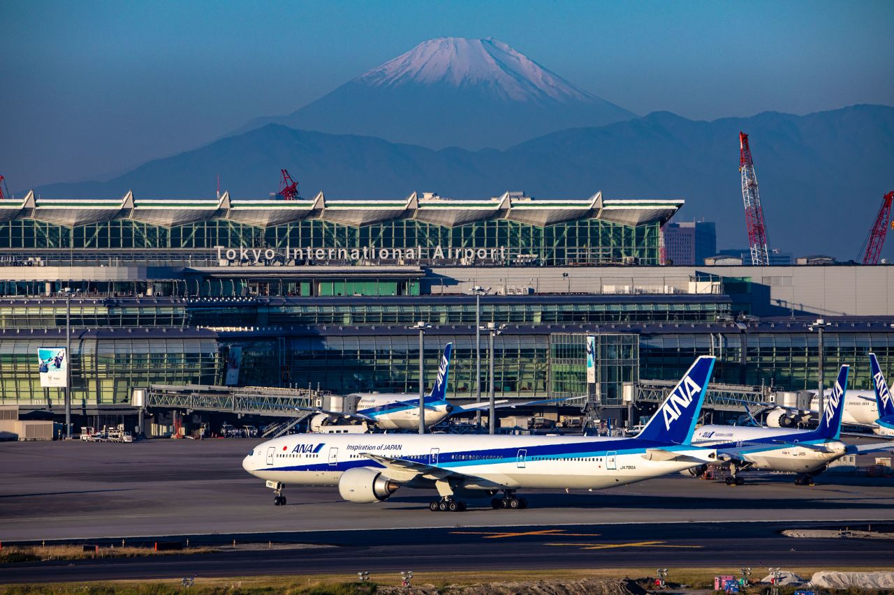 <strong>2. Tokyo Haneda (HND):</strong> In addition to landing in the runner-up slot this year, HND was awarded the "Cleanest Airport" title.  
