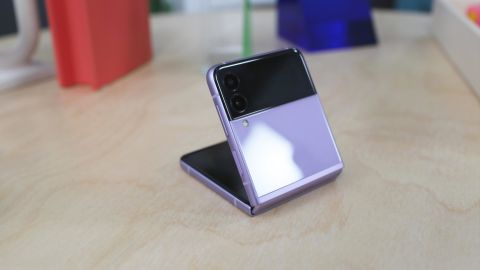 5-samsung galaxy unpacked z flip 3 JB cnn underscored