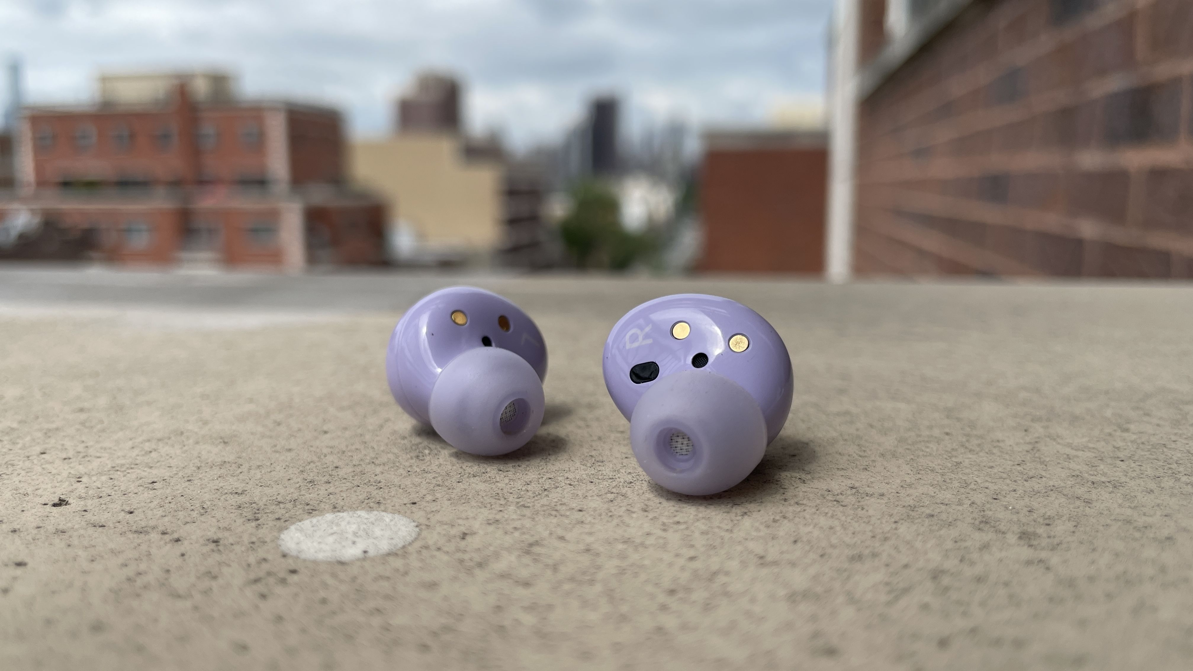 Samsung Galaxy Buds 2 review: nailing the basics with style - The Verge