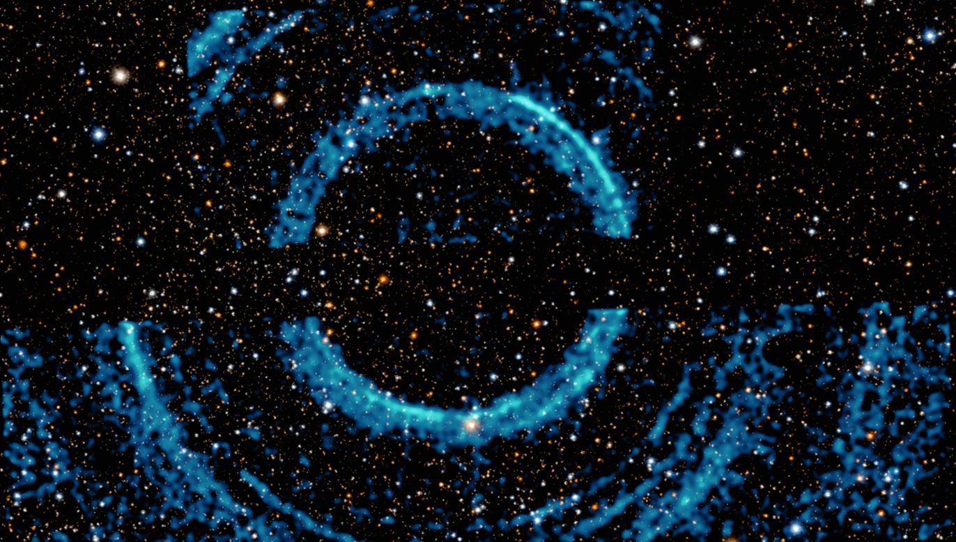 A ghostly set of  X-ray rings were found around a black hole with a companion star. These rings are created by light echoes.