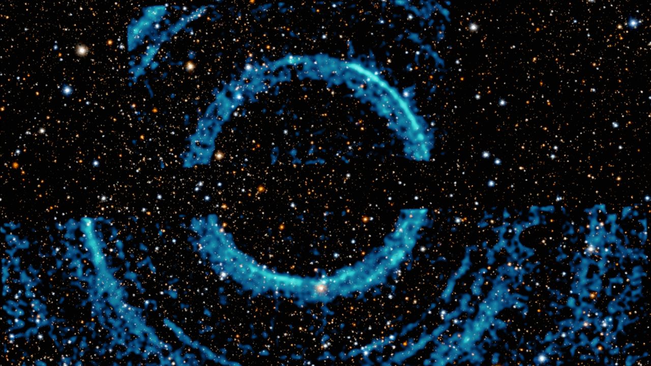 Astronomers spotted an unusual set of rings in X-rays around a black hole.