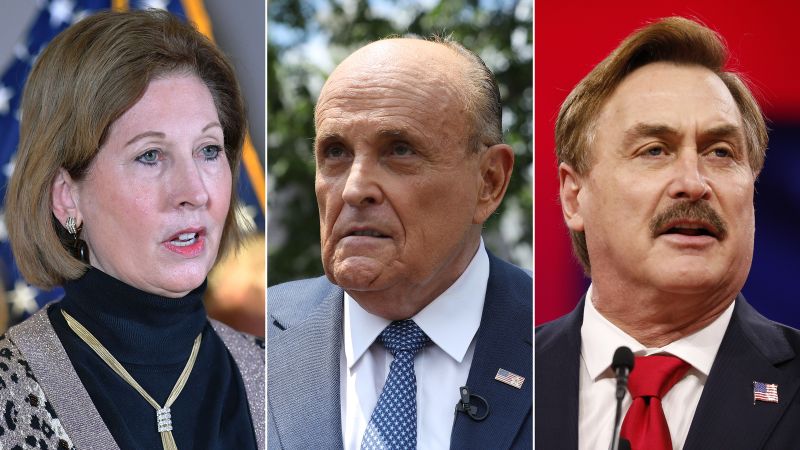 Judge Allows Defamation Lawsuits Against Sidney Powell, Rudy Giuliani ...