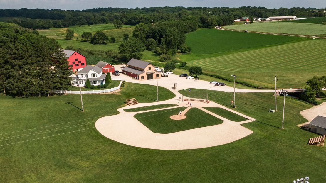 Chicago White Sox holding ticket raffle for 'Field of Dreams' game