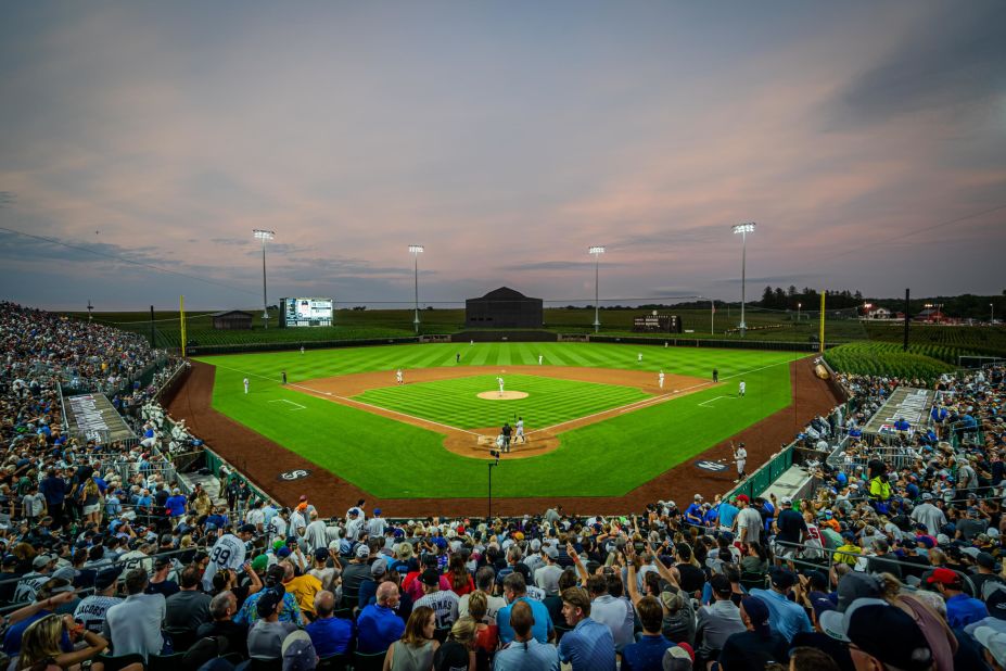 When is the 2024 MLB Field of Dreams Game & which teams will participate? -  New Baseball Media
