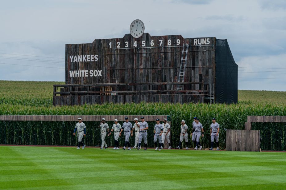 MLB at Field of Dreams: Photos of the New York Yankees in Iowa