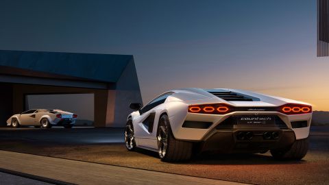 The Countach's taillights and tapered rear are based on the earlier models.