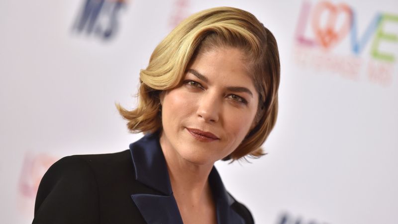 Selma Blair Opens Up About Life With Multiple Sclerosis In Emotional Documentary Trailer Cnn 