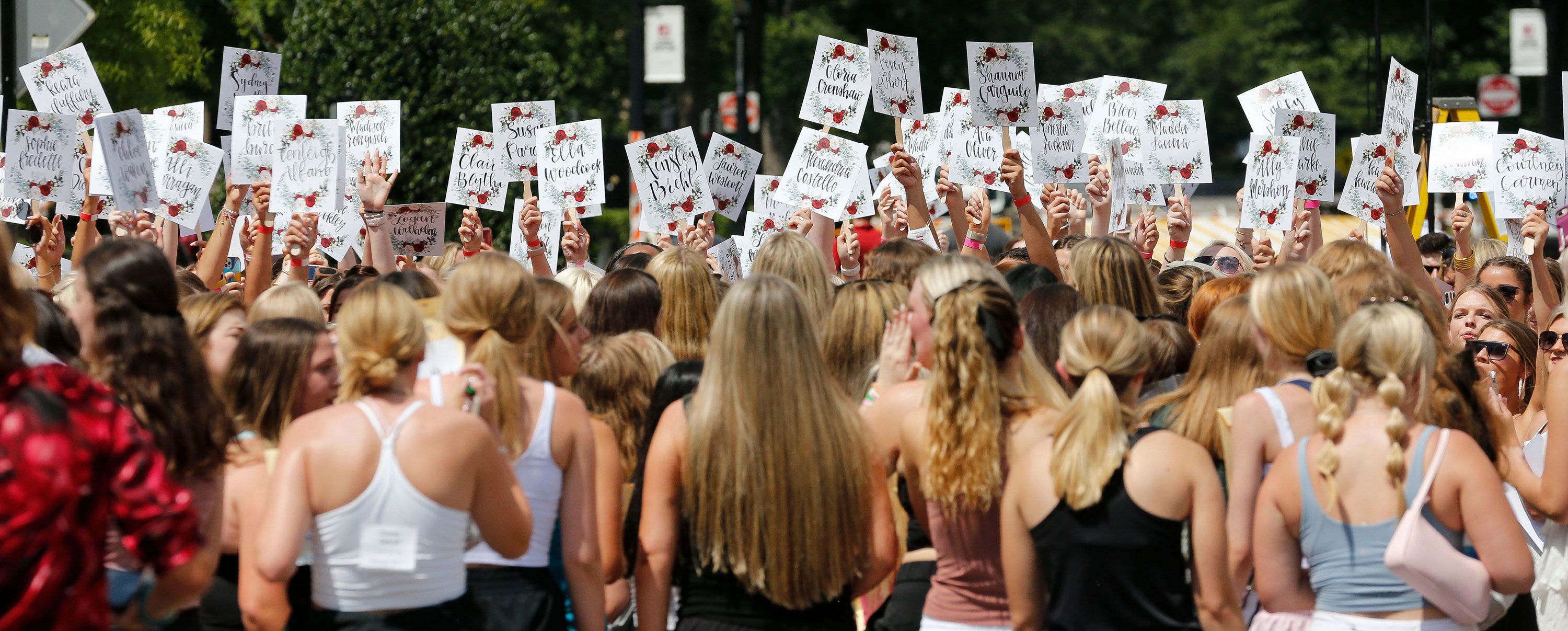 Kendra Scott scored on TikTok with sorority recruits at the University of  Alabama