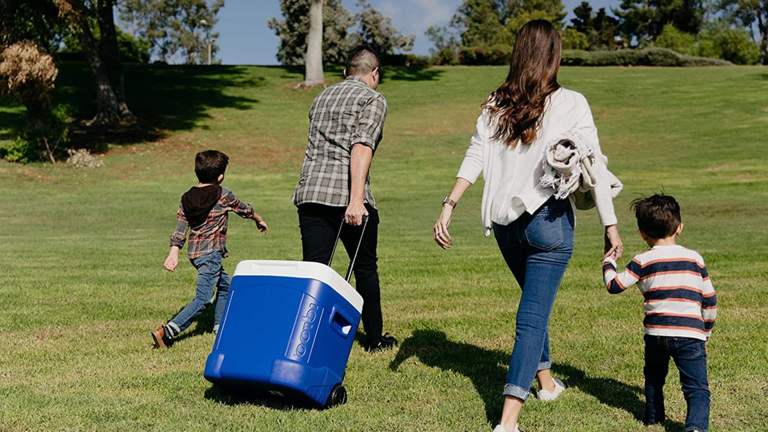 Igloo Ice Cube 60-Quart Roller Cooler