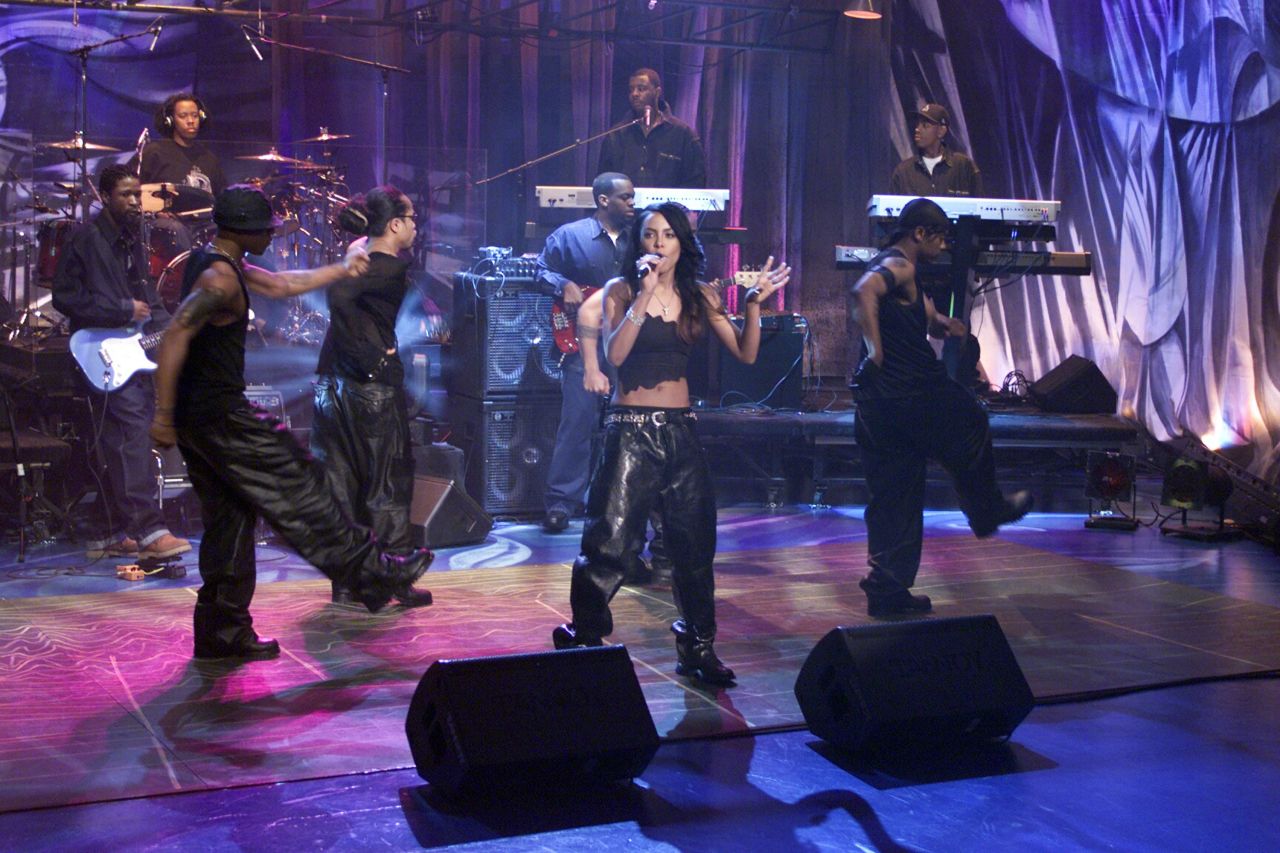 Aaliyah performing "Try Again," from the soundtrack to her movie "Romeo Must Die," on "The Jay Leno Show" in 2000.