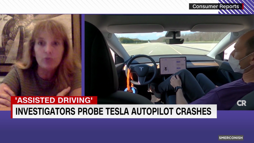 Investigators probe Tesla autopilot crashes_00050629.png
