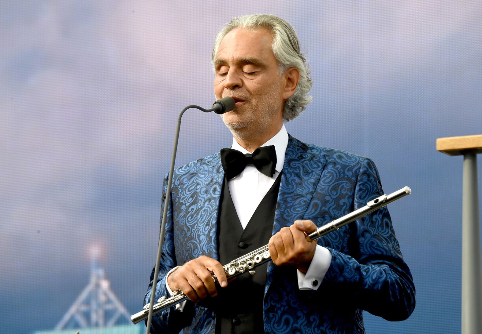 Andrea Bocelli performs "O Sole Mio." 