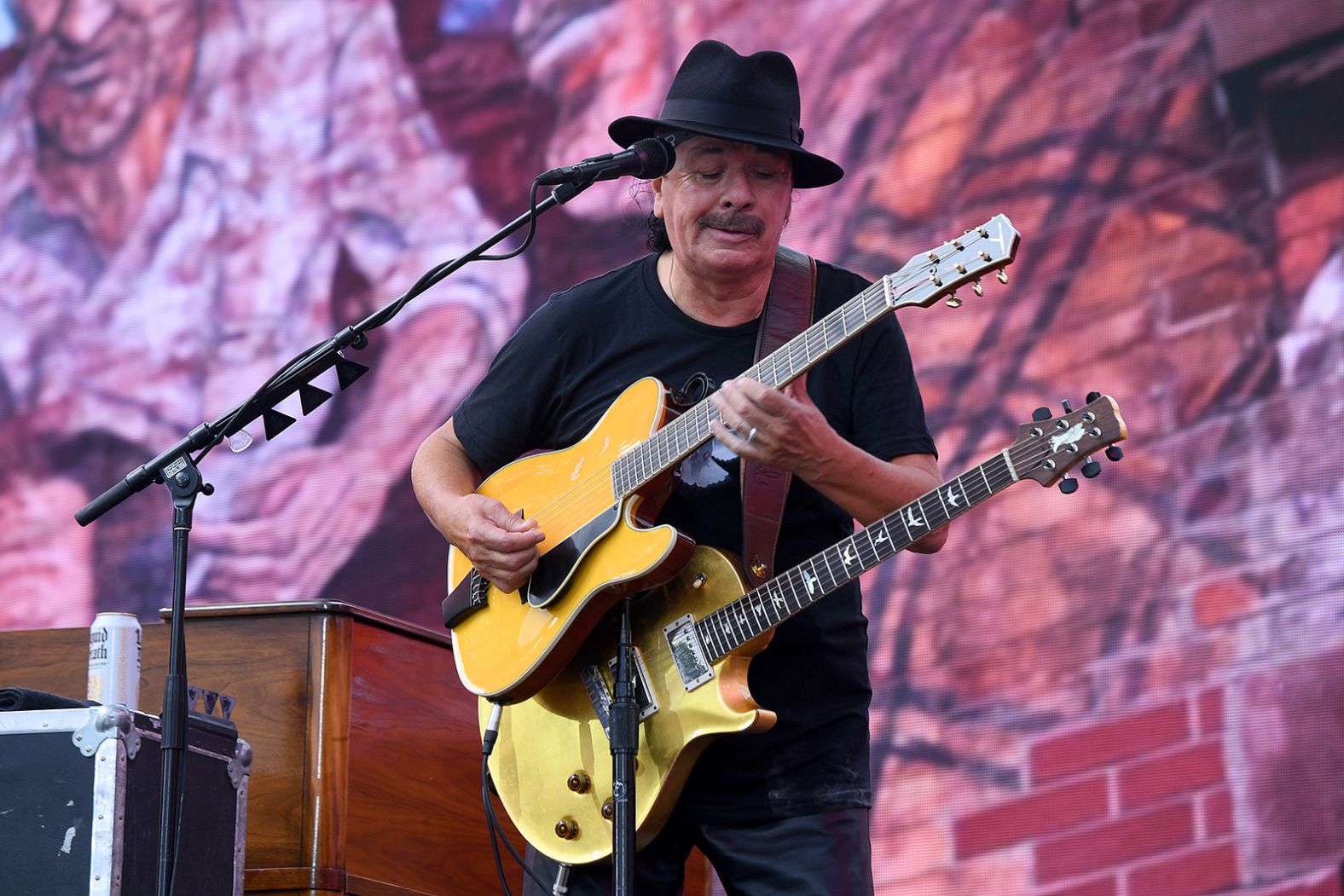 Guitar legend Carlos Santana performs "Maria Maria." Wyclef Jean joined Santana for the performance. 