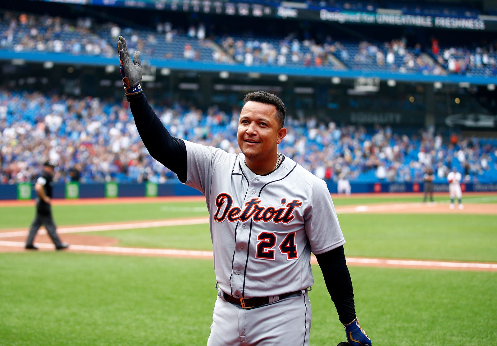 Miguel Cabrera: Detroit Tigers first baseman becomes the 28th player to  join the 500 home run club | CNN