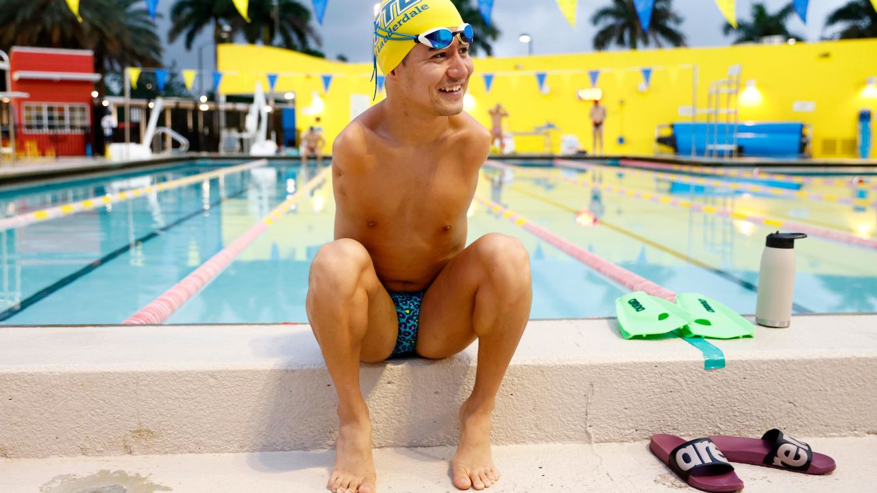 Para swimmer Abbas Karimi fled his birth country of Afghanistan when he was 16 and resettled in the US as a refugee in 2016 with the help of the UNHCR. This summer, Karimi is representing the Refugee Paralympic Team at Tokyo 2020. 