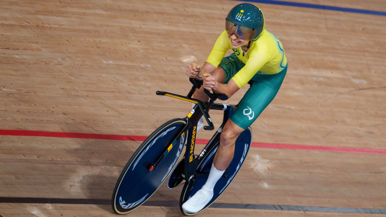 Australia's Paige Greco claims gold at the Izu Velodrome on August 25, 2021.