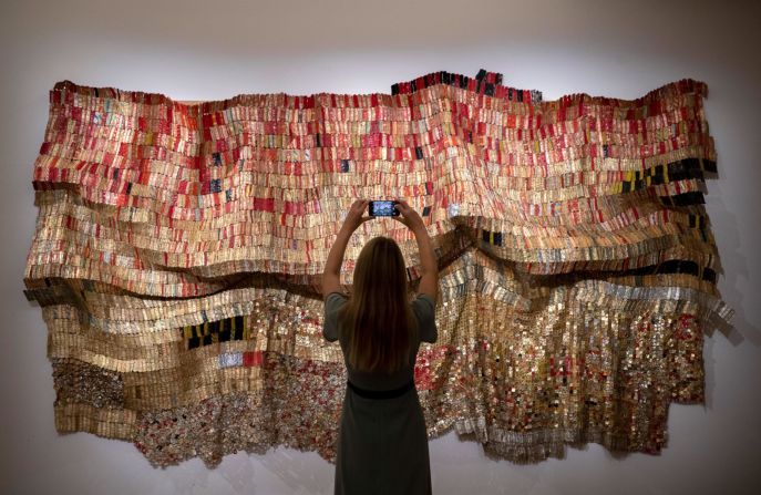 Made of bottle caps and copper wire, El Anatsui's  "Vumedi" sold for ￡1 million ($1.3 million). In total, Sotheby's sold ￡3.4 million ($4.4 million) worth of contemporary African art during its October 2020 event -- making last year the most successful one to date, according to Hannah O'Leary, head of modern and contemporary African art at the auction house.