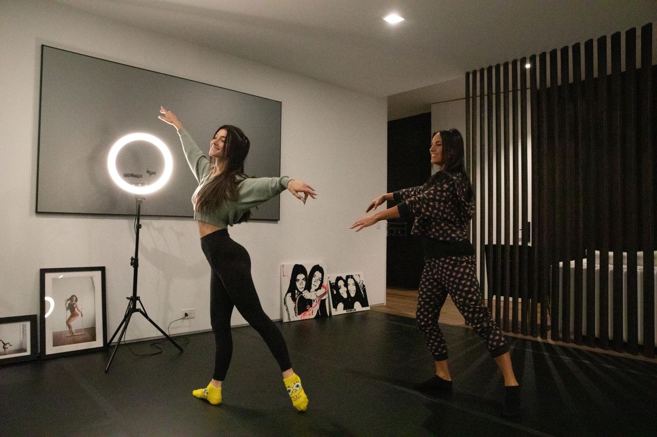 <strong>"The D'Amelio Show":</strong> Charli D'Amelio and Heidi D'Amelio appear in this reality series about a pair of sisters who are major social media influencers and their family. <strong>(Hulu) </strong>