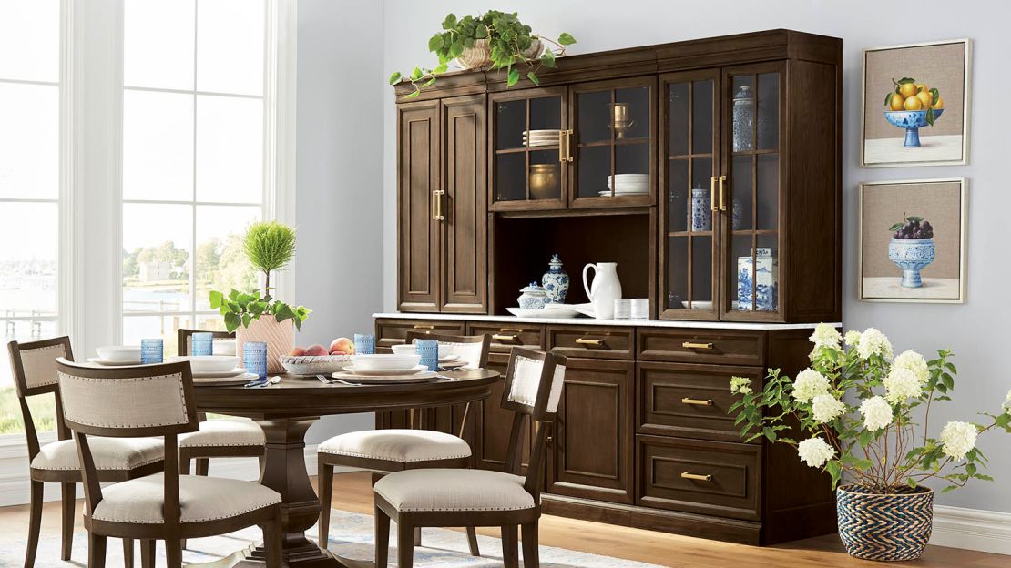 https://media.cnn.com/api/v1/images/stellar/prod/210830100732-frontgate-furniture-1.jpg?q=w_1110,c_fill