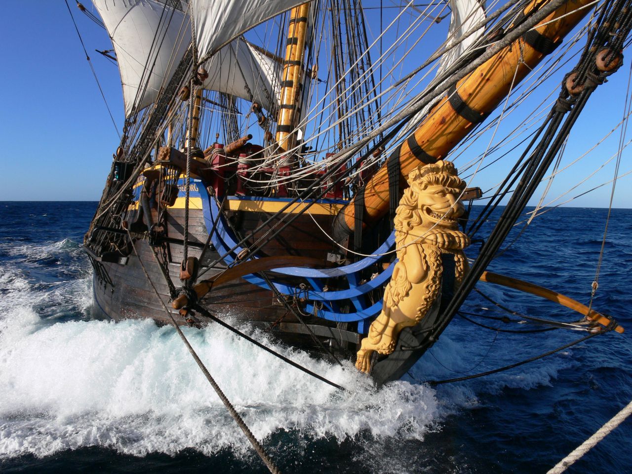 <strong>Götheborg II:</strong> This ship is a 1:1 replica of the original Götheborg, which sank in 1745. 