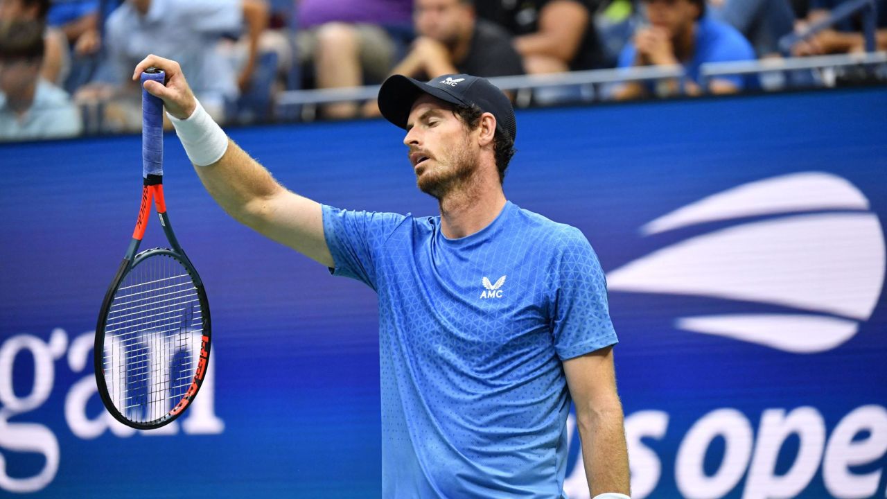 Andy Murray was unhappy with the lengthy breaks taken by Stefanos Tsitsipas.