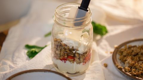 Using a mini spatula makes layering the ricotta filling easier.