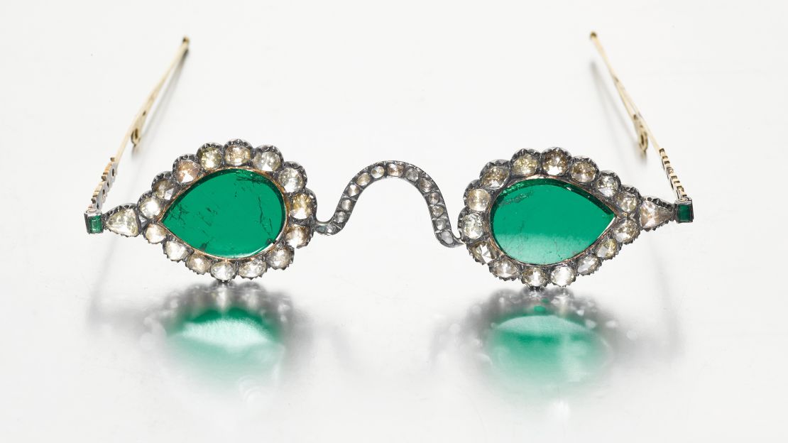 The "Gate of Paradise" glasses are thought to have been cut from a Colombian emerald. 