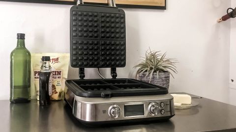 Breville Smart Waffle Pro 4-Slice Waffle Maker