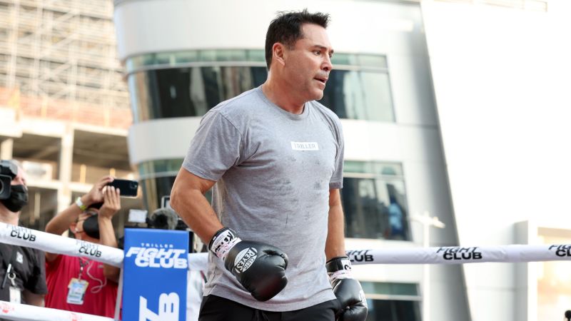 Oscar De La Hoya hospitalized with Covid-19 days before his return to the boxing ring | CNN