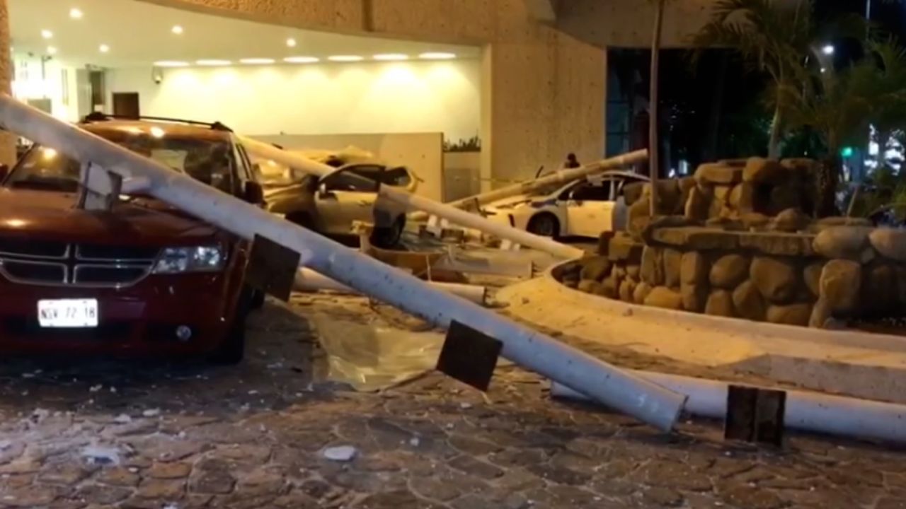 mexico quake car damage 2 0907 romo