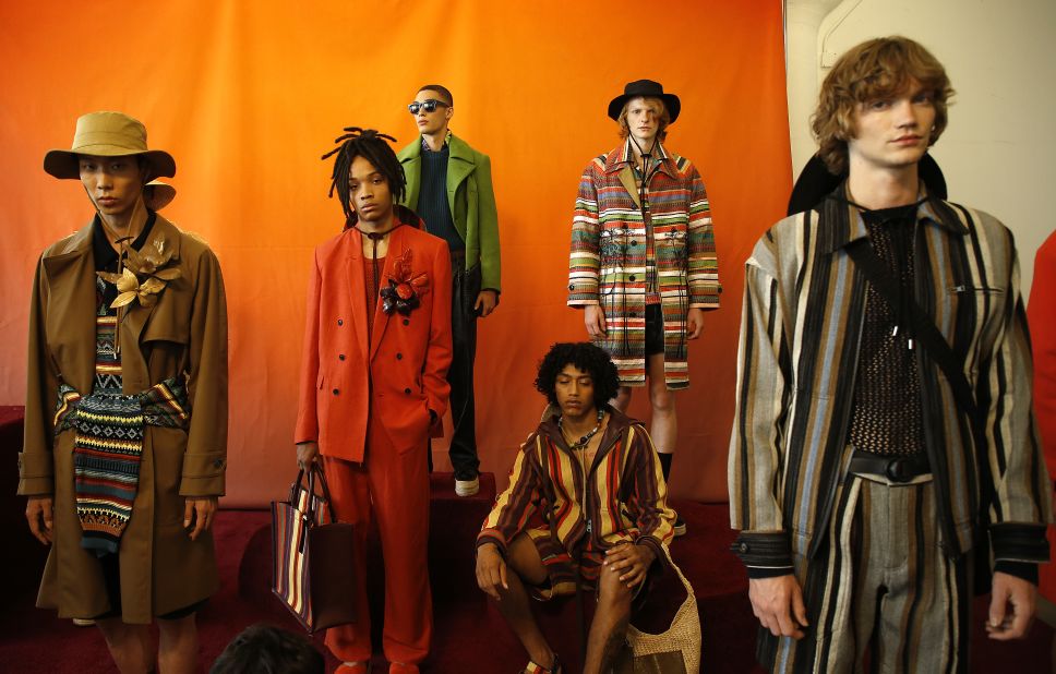 American fashion designer Teddy Vonranson presented his collection "Elusive Paradise," which featured rainbow knits and oversized floral accessories.