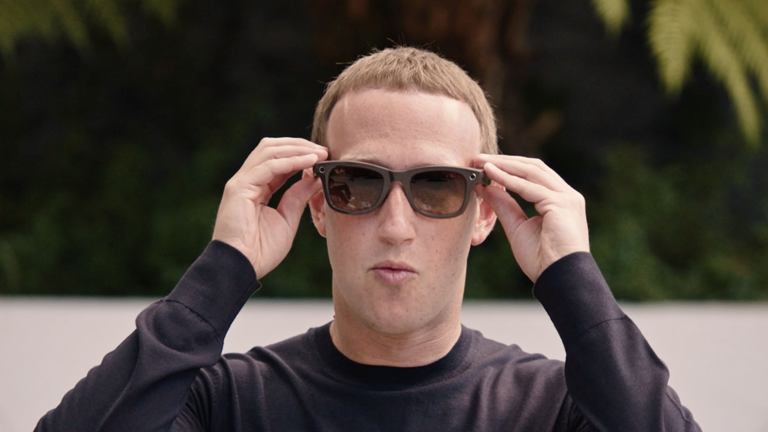 Extra tweeling Bedelen Watch Mark Zuckerberg announce new Facebook and Ray-Ban smart glasses | CNN  Business
