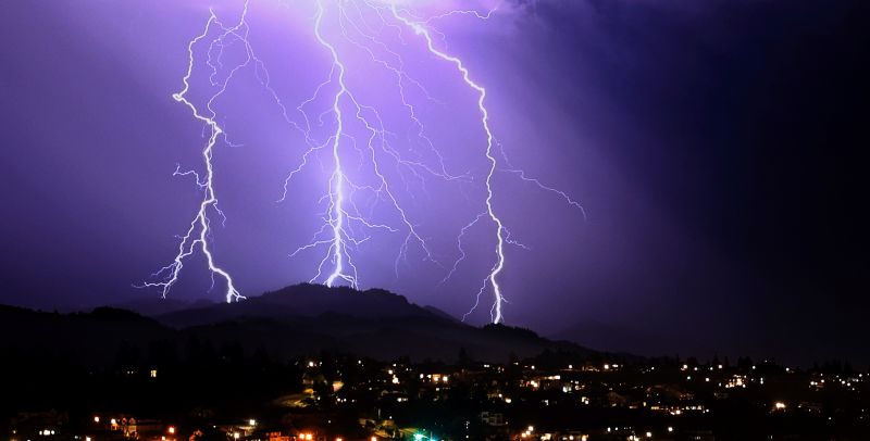 Over 1,000 lighting strikes occurred overnight in California, igniting ...