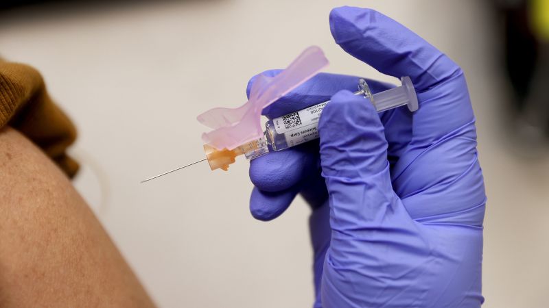 CDC заявляет, что вакцина против гриппа хорошо подходит для циркулирующих штаммов.