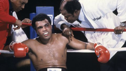 "It was like watching a train wreck" was how journalist Dave Kindred described Ali's loss to Larry Holmes in October 1980.