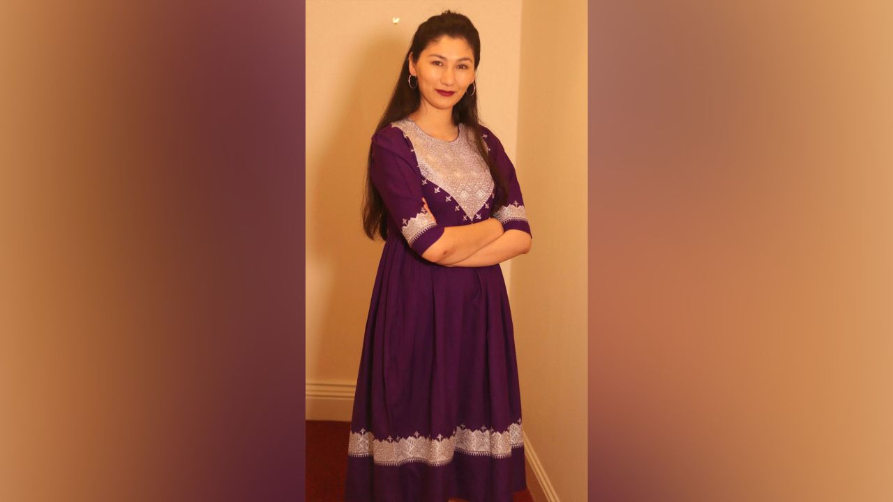 Fereshta Abbasi, an Afghan lawyer, tweeted a picture of her traditional Hazaragi dress. 