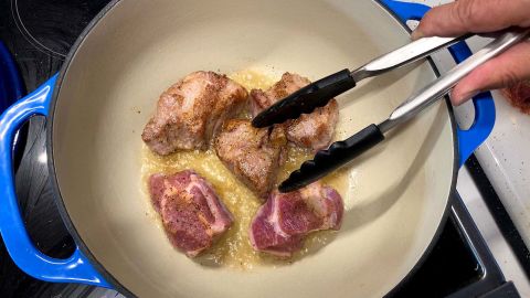 Lodge Enameled Cast Iron Dutch Oven