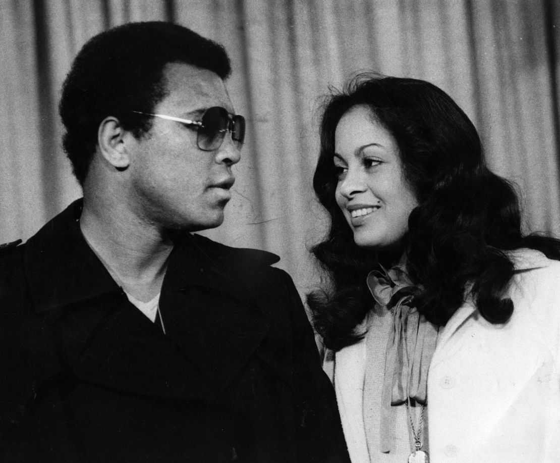 Ali and his third wife Veronica at Heathrow Airport in 1978.