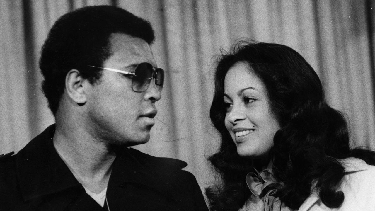 Ali and his third wife Veronica at Heathrow Airport in 1978.