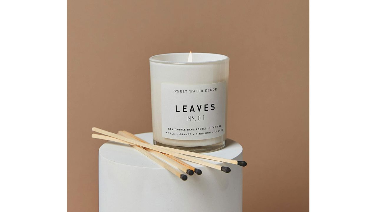 Sweet Water Decor Leaves Candle