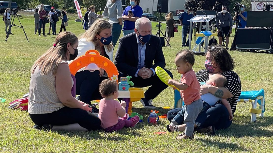 Canada's conservative leader Erin O'Toole with his wife, Rebecca O'Toole at a campaign event in Carp, Ontario on Monday, September 13. 